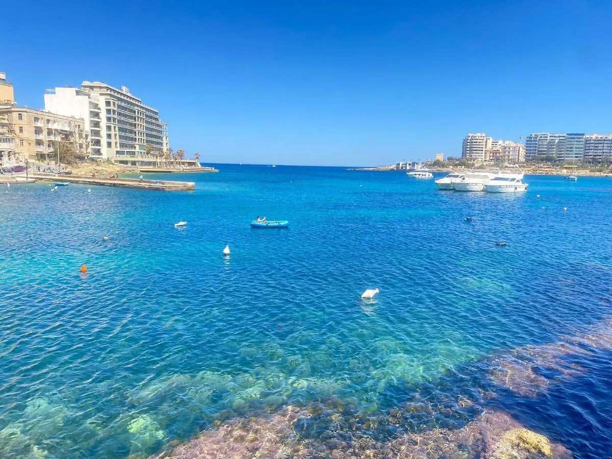 F1 1 Lovely Room, Bathroom And Living Shared Saint Julian's Malta